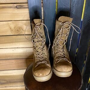 Men's Tan Lace-Up Boots